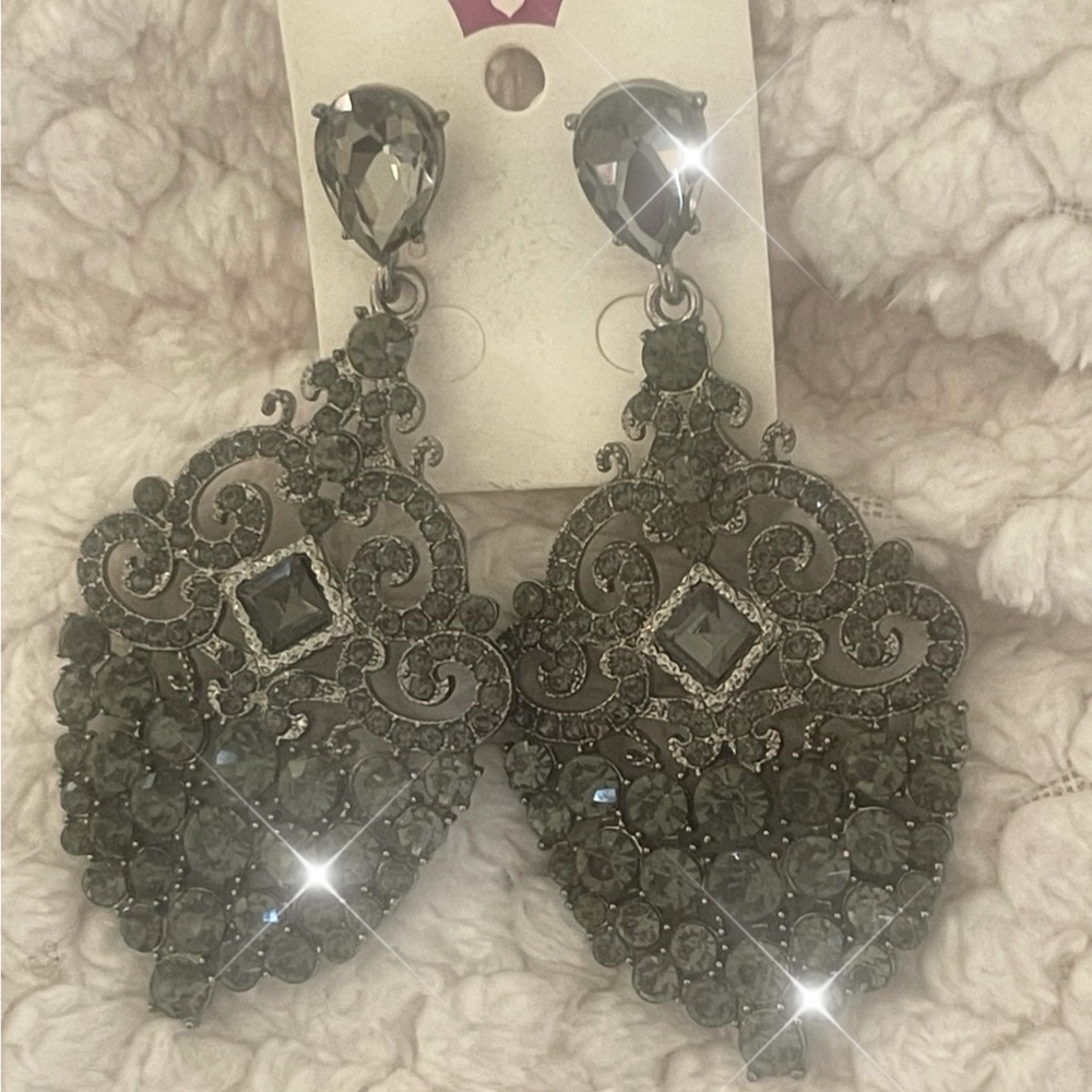 Vintage-Style Black Crystal Filigree Drop Earrings